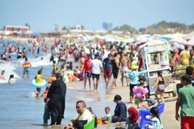 شاطئ بورفؤاد: اكتظاظ الزوار في عطلة نهاية الأسبوع