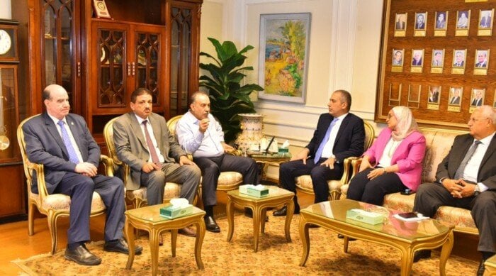 شراكة زراعية: تطوير أسيوط عبر مصنع الأسمدة والمدرسة الزراعية