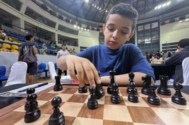 عبد الرحمن سامح: بطل العالم تحت 12 عامًا في الشطرنج من جورجيا