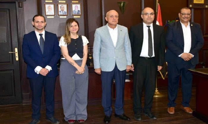 لقاء بين محافظ الأقصر وفريق الرقابة النووية والإشعاعية