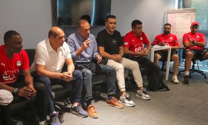 لقاء تحضيري يجمع عزام ونبيل والحضري بلاعبي منتخب مصر تحت 17 عامًا