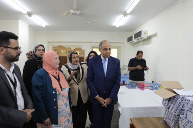 محافظ المنيا يدعم صحة الأسرة من خلال قافلة طبية شاملة