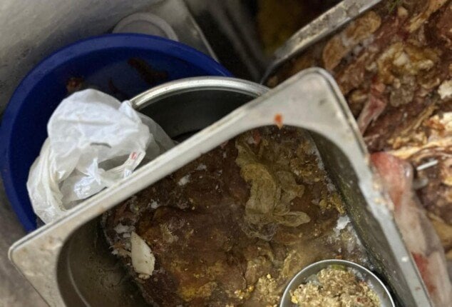 مداهمة تتسبب في ضبط 125 كيلو دواجن فاسدة وإغلاق 3 منشآت غذائية في العبور