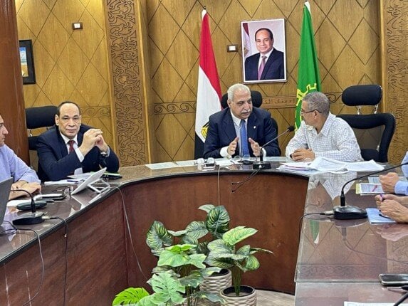 مدير تعليم القليوبية يراقب امتحانات الثانوية العامة من مركز العمليات