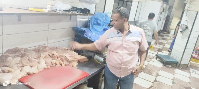 مصادرة 11 طن من منتجات الدواجن غير الصالحة للاستهلاك في الجيزة