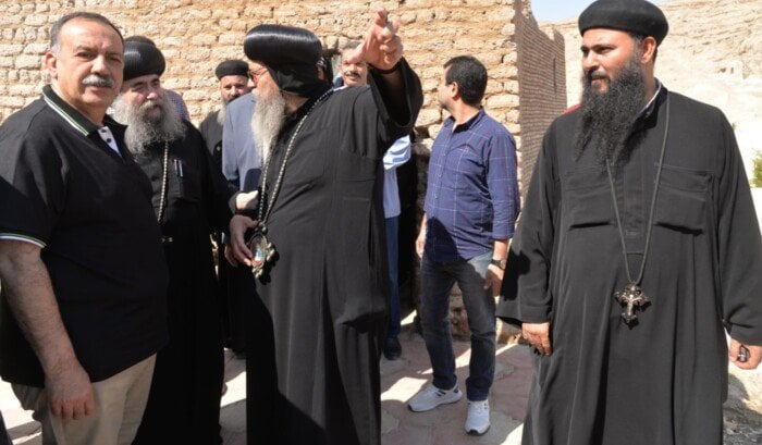 من قلب الجبل الشرقي: تعزيز السياحة وتطوير الطرق في دير الأمير تادرس بأسيوط