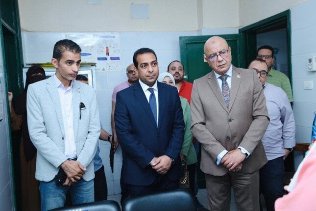 نائب محافظ قنا يشارك في تدشين المرحلة الثالثة من حملة الصحة الوطنية