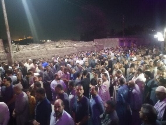 وداع مأساوي: تشييع 3 شباب من الشرقية بعد حادث سير مروع