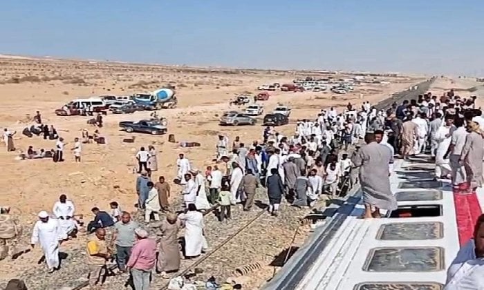 29 مصابًا في انقلاب قطار بالضبعة وتعليق حركة القطارات على خط «مطروح – محرم بك»