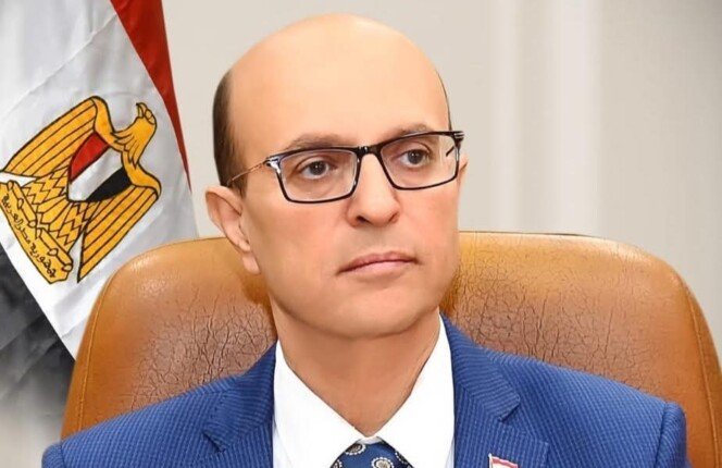 أسيوط: إعفاء أبناء الشهداء والمصابين من المصروفات الدراسية