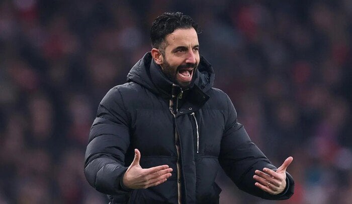 أموريم: 4 لاعبين في مانشستر يونايتد يسعون للرحيل والأوضاع تزداد تعقيدًا