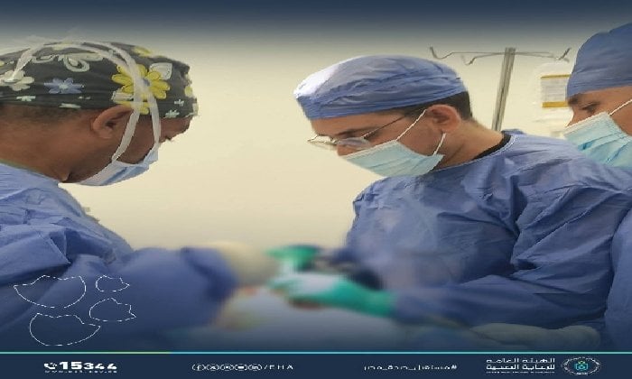 إنقاذ حياة شاب في إدفو: جراحة معقدة بعد إصابة نارية