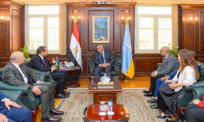 اجتماع رئيس هيئة الاعتماد مع محافظ الإسكندرية لتعزيز معايير المنشآت الصحية