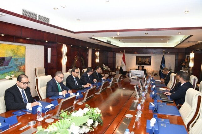 اجتماع فريق ربيع مع رئيس التمثيل التجاري المصري لتعزيز استراتيجيات التسويق الدولي