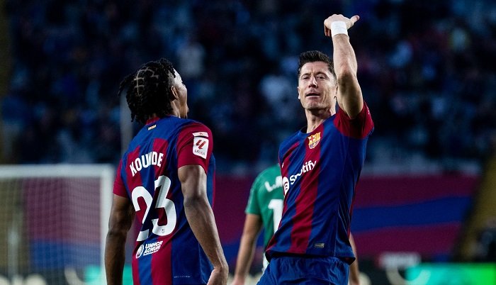 القرار المرتقب: ليفاندوفسكي ومباراته مع برشلونة ضد ليفانتي
