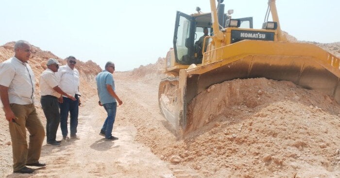 بدأ تنفيذ مشروع محور أسيوط البحر الأحمر: خطوة نحو التنمية