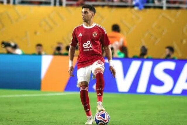 تجديد عقد اللاعب مع الأهلي: وكيل كوكا يكشف الأسرار