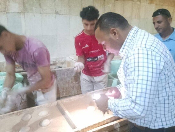 تحرير 146 محضرًا لمخالفات غذائية في حملات تموينية بالمنيا