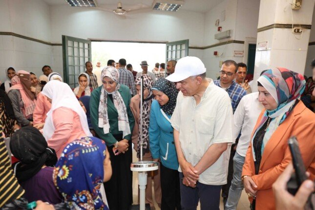 تحسين الرعاية الصحية: محافظ المنيا يؤكد على دعم القوافل الطبية المجانية