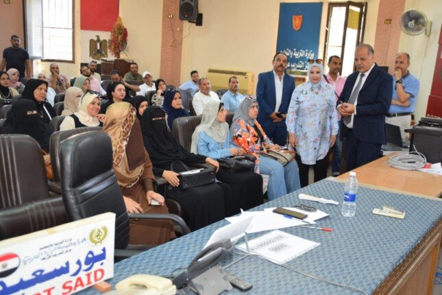 تحسين منهج الدراسات الاجتماعية في التعليم الابتدائي ببورسعيد