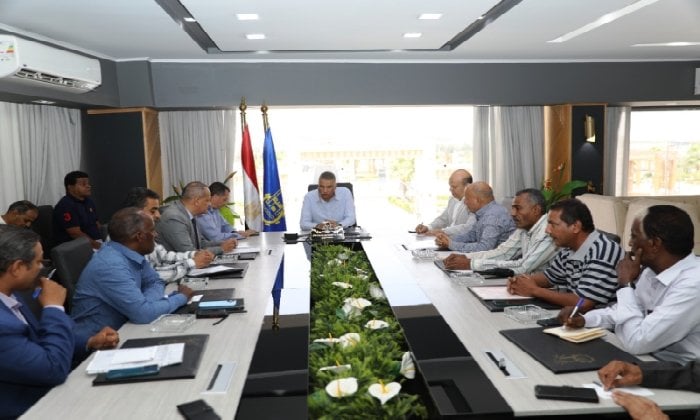 تحضيرات محافظ أسوان لاستقبال العام الدراسي الجديد
