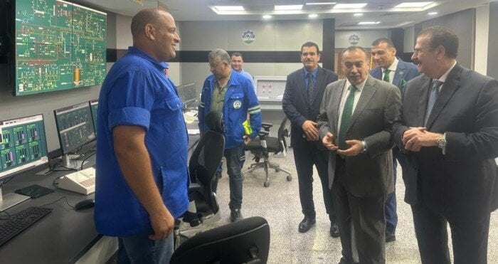 تعزيز الاستثمار في الصعيد: اجتماع محافظ أسيوط مع رئيس شركة أبو قير للأسمدة حول مصنع جديد