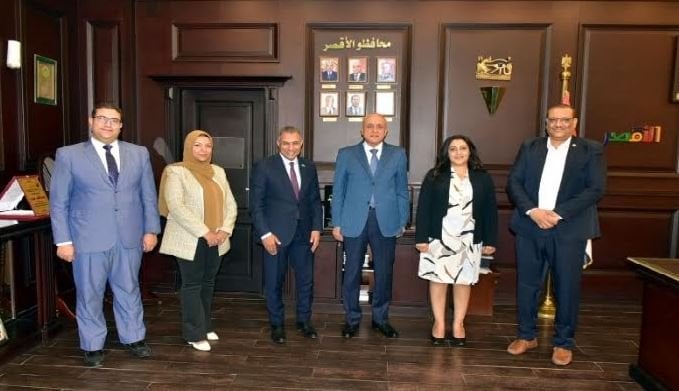 تعزيز التعاون: محافظ الأقصر وبنك مصر يلتقيان لدعم الشمول المالي وريادة الأعمال