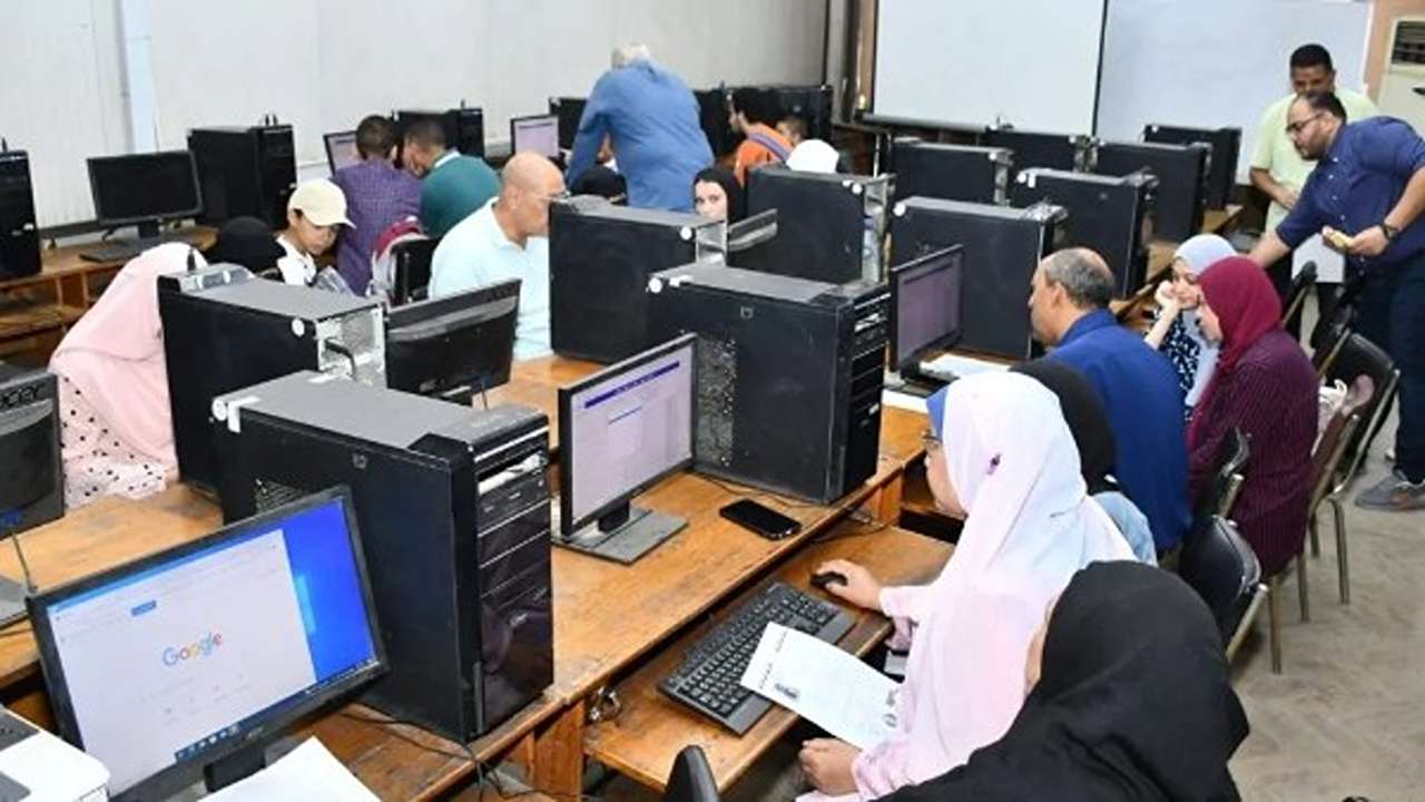 انطلاق تنسيق المرحلة الثالثة للجامعات والمعاهد 2025-2026.. آخر فرصة أمام الطلاب 5 انطلاق تنسيق المرحلة الثالثة للجامعات والمعاهد 2025-2026.. آخر فرصة أمام الطلاب