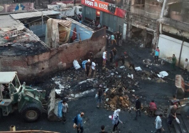 جمع جهود الأجهزة التنفيذية لإزالة آثار حريق أكشاك شبرا الخيمة