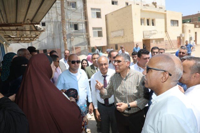 جولة تفقدية لمحافظ الجيزة في مستشفى أطفيح المركزي