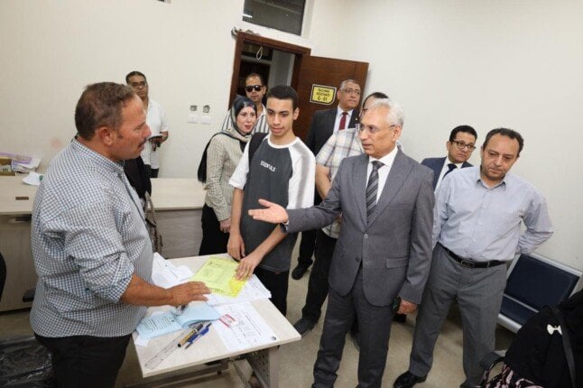 جولة لرئيس جامعة المنيا لمتابعة انسيابية القيد والتسجيل في الجامعة الأهلية