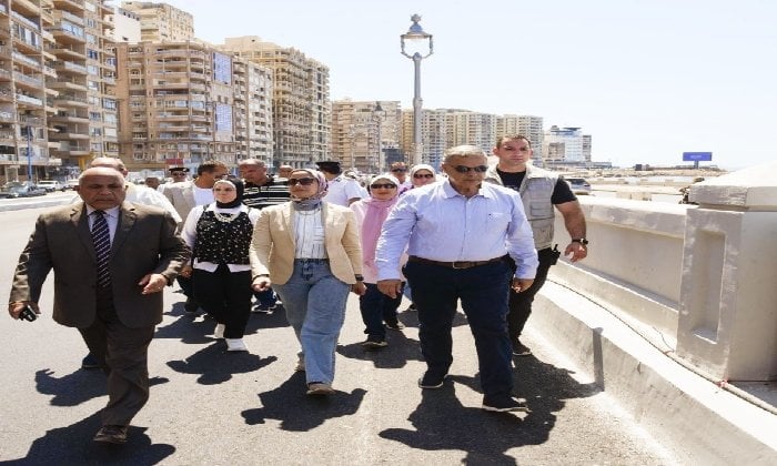 جولة محافظ الإسكندرية في كوبري محمد نجيب بعد التشغيل التجريبي
