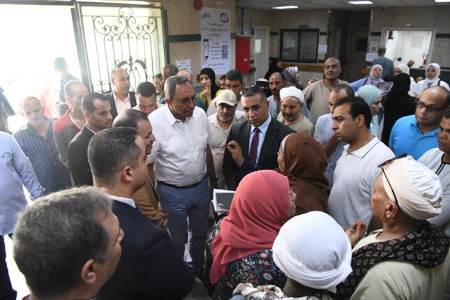 جولة مفاجئة لمحافظ قنا: توجيهات فورية لتحسين الخدمات بنجع حمادي