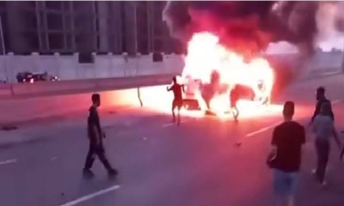 حريق مروع يودي بحياة 4 أشخاص في حادث انقلاب سيارة بالإسكندرية
