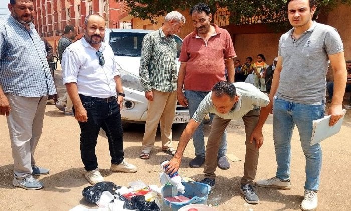 حملة تشدد صارمة في أسوان: إغلاق محلات ومصادرة أغذية فاسدة