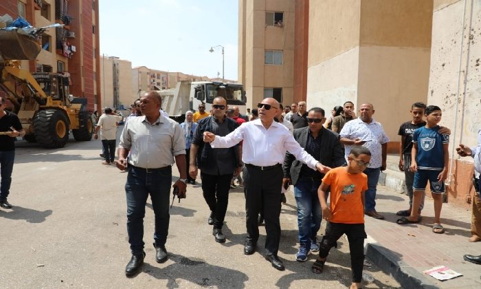 حملة شاملة لإزالة الإشغالات بقيادة محافظ القاهرة في حي السلام أول
