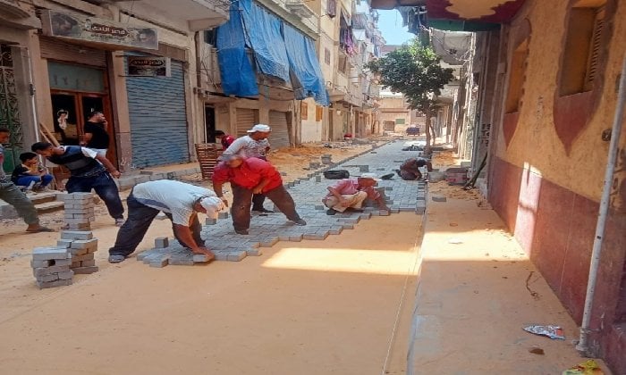 حي المنتزة أول يراقب تقدم مشاريع تطوير الطرق في الإسكندرية