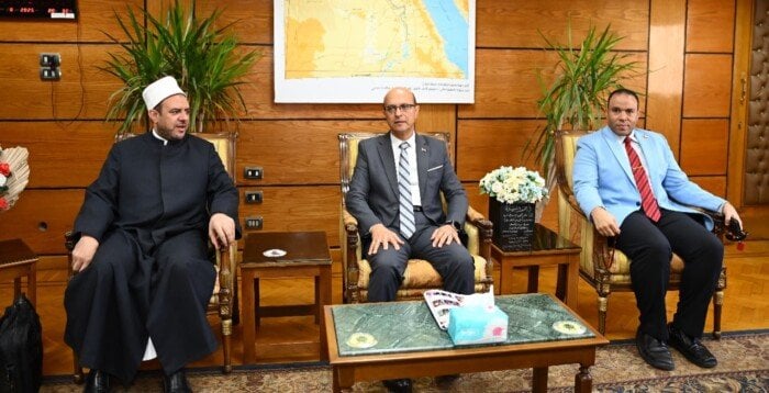 رئيس جامعة أسيوط يستضيف الأمين العام المساعد للجنة العليا للدعوة