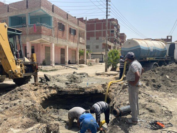رئيس مياه القناة: إصلاح الكسور واستئناف خدمة المياه بنجاح