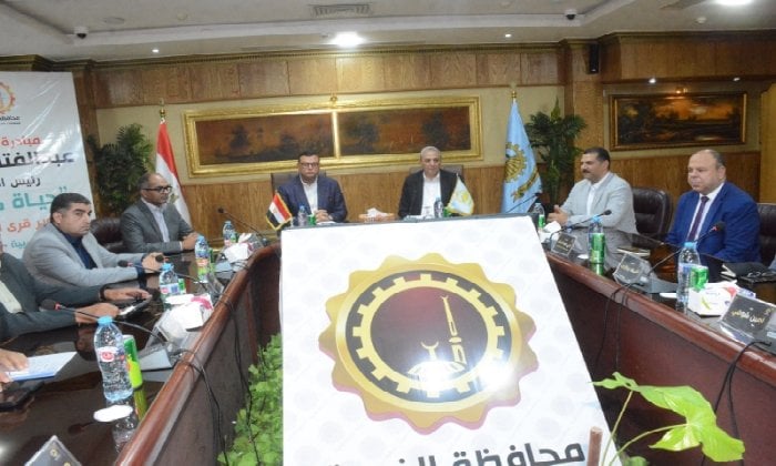 رصد تقدم مشروعات مياه الشرب والصرف الصحي في الغربية