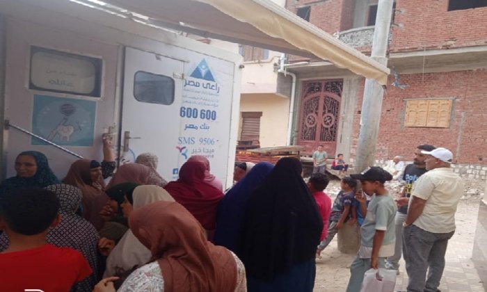 قافلة طبية مجانية تُقدم خدمات شاملة لـ 350 مواطنًا في كوم القناطر بالبحيرة