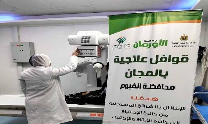 قافلتان طبيتان لتقديم الرعاية الصحية للمرضى في الفيوم