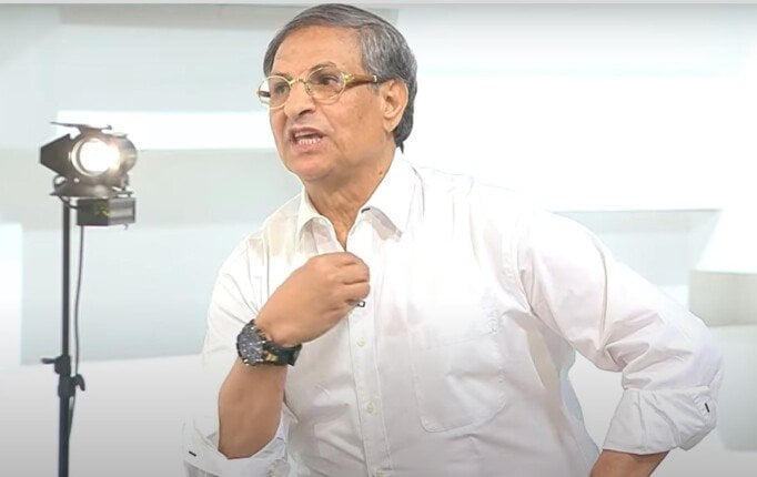 قرار حظر مصطفى يونس من الظهور الإعلامي من قبل الأعلى للإعلام