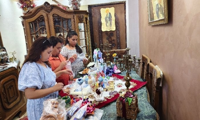 «قرص العدرا»: تقليد مصري يلم شمل القلوب في عروس البحر الأبيض المتوسط