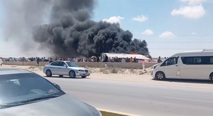 كارثة على طريق الإسكندرية: 20 ضحية وجروح نتيجة حادث مروع