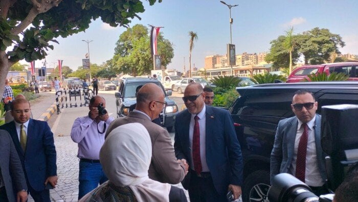 لقاء رسمي: وزير العمل يزور القليوبية في جولة تفقدية
