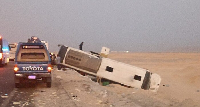 محافظ أسيوط يوجه بتقديم الإسعافات الفورية لضحايا حادث تصادم الأتوبيس والسيارة