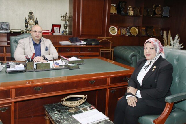 محافظ بني سويف يحث على تعزيز الدعم للفئات المستحقة بالتعاون مع مدير التضامن الجديد