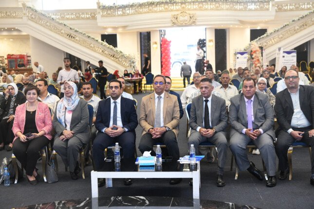 محافظ قنا يحضر منتدى ريادة الأعمال الإقليمي