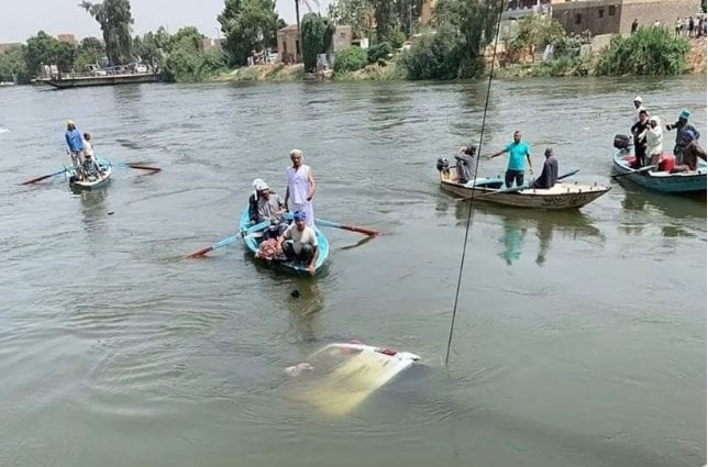 محاولات إنقاذ مكثفة لاسترداد جثة شاب غريق في نهر النيل بإسنا